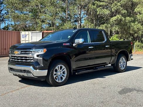 Used 2025 Chevrolet Silverado 1500 LTZ w/ LTZ Premium Package AWD/4WD image 3