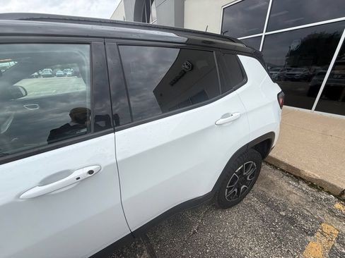 Used 2025 Jeep Compass Trailhawk AWD/4WD image 34