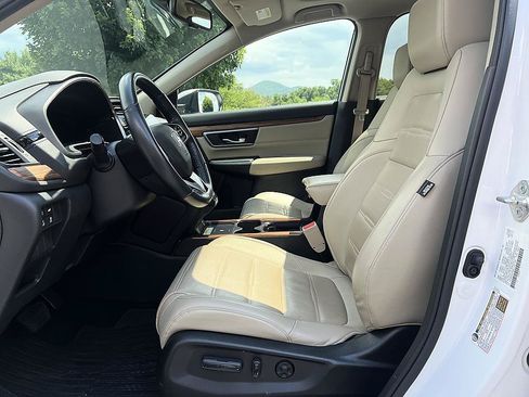 Used 2020 Honda CR-V Touring image 11