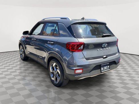Certified 2025 Hyundai Venue SEL FWD image 3