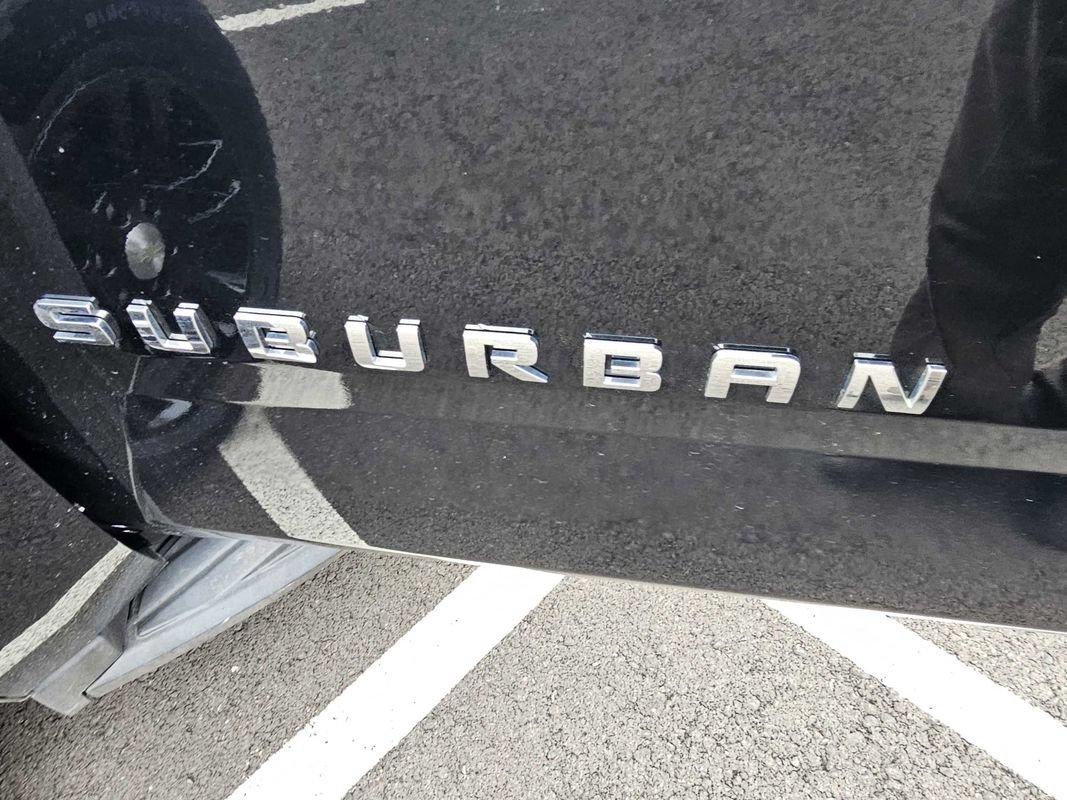Used 2018 Chevrolet Suburban LT AWD/4WD image 20