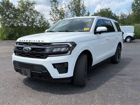 Used 2023 Ford Expedition Limited AWD/4WD image 8