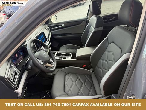Used 2025 Volkswagen Atlas Peak Edition SE image 31