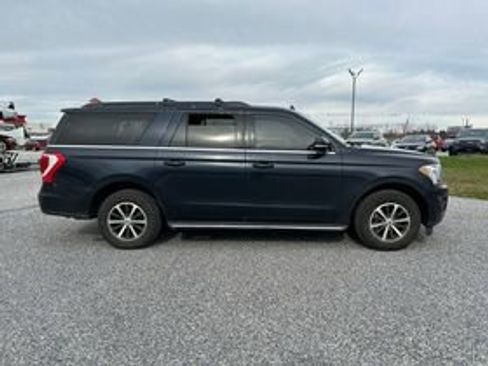 Used 2021 Ford Expedition Max XLT image 4