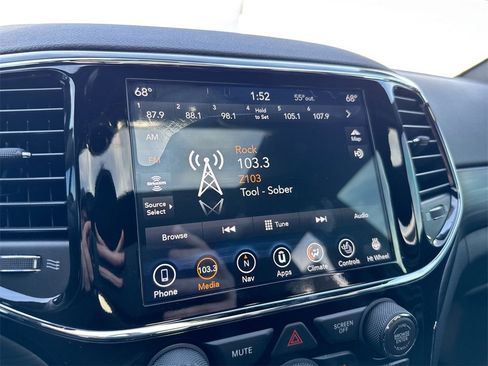 Used 2021 Jeep Grand Cherokee Laredo X image 14