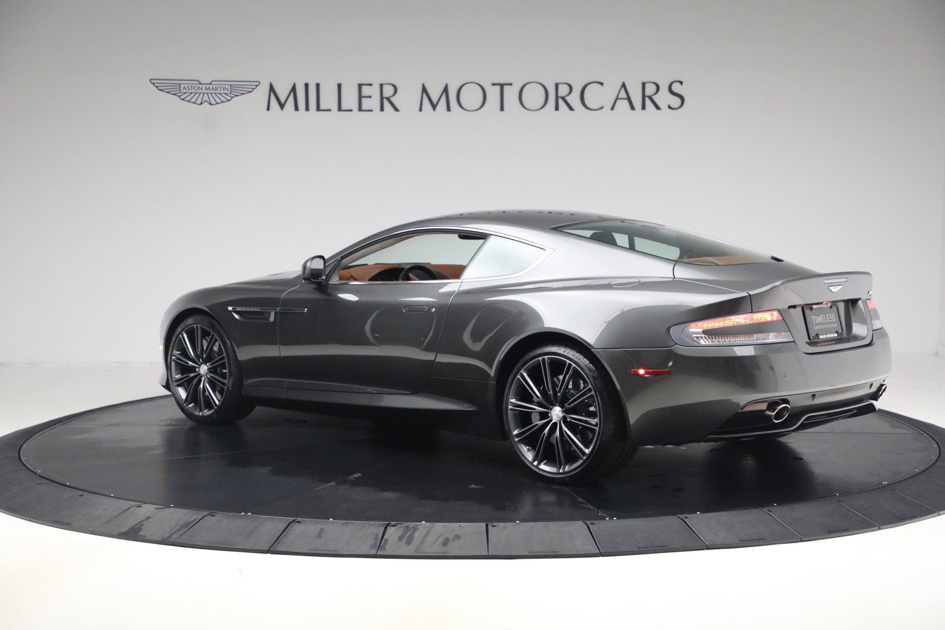 Used 2014 Aston Martin DB9 Coupe RWD image 4