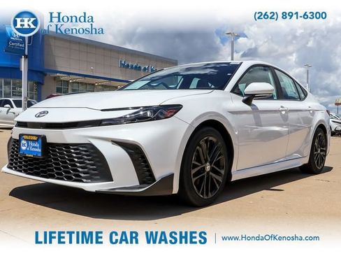 Used 2025 Toyota Camry SE w/ Multimedia Upgrade Package FWD image 1