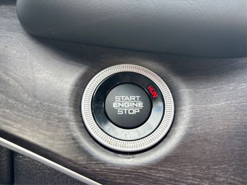 Used 2022 Jeep Grand Cherokee Limited 4xe w/ Luxury Tech Group II AWD/4WD image 31