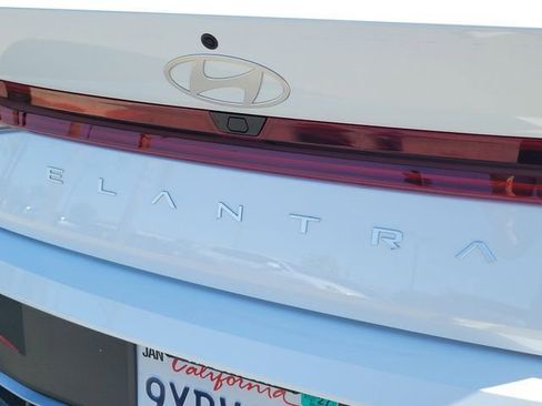 Certified 2026 Hyundai Elantra Hybrid FWD image 27