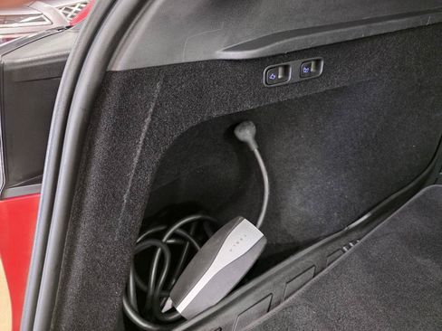 Used 2023 Tesla Model Y Long Range AWD/4WD image 16