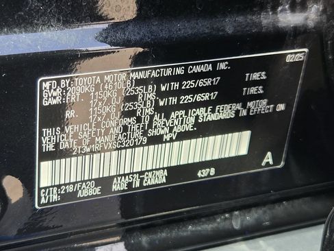 Used 2025 Toyota RAV4 XLE FWD image 31