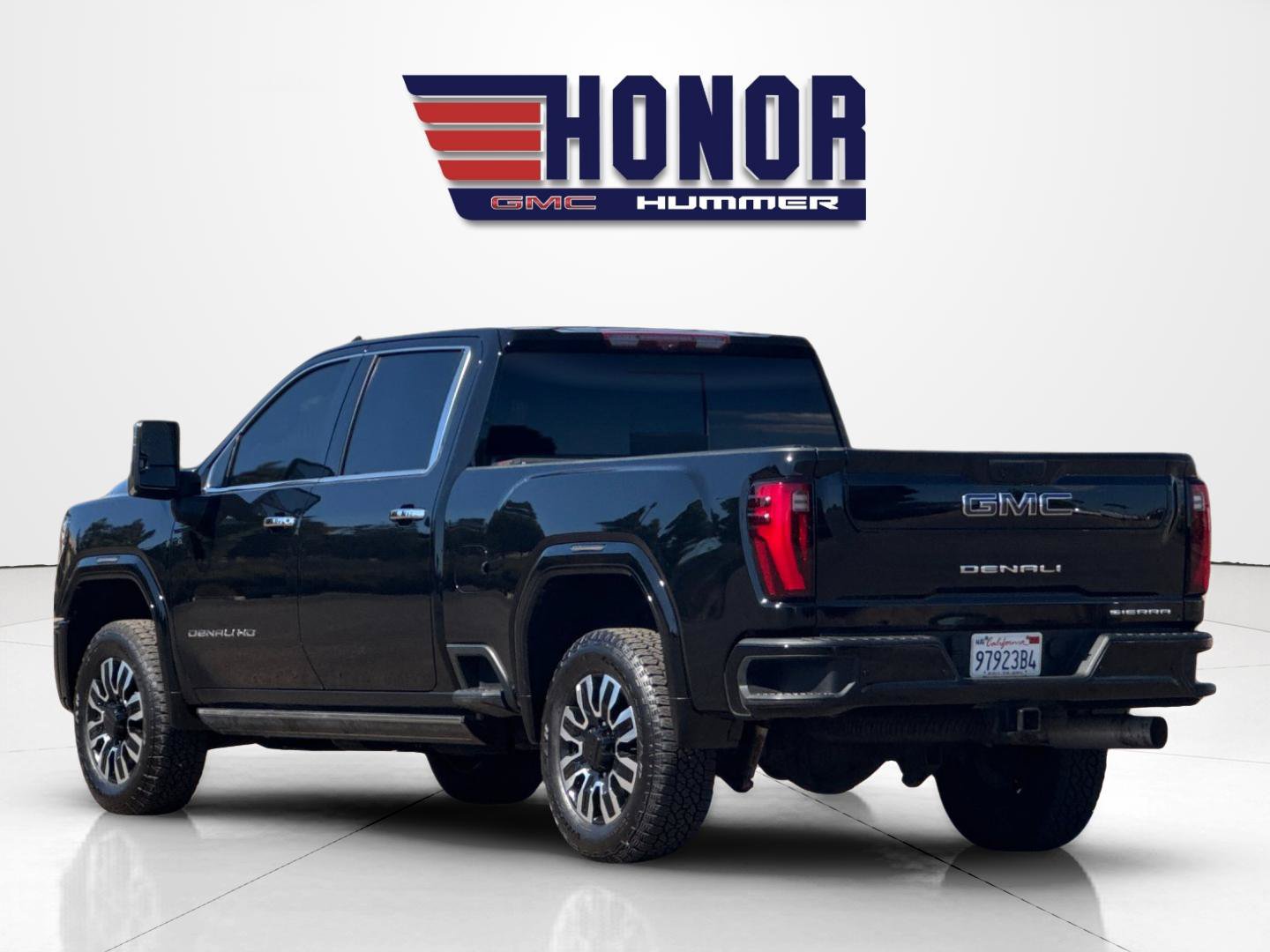 Used 2024 GMC Sierra 2500 Denali Ultimate AWD/4WD image 6