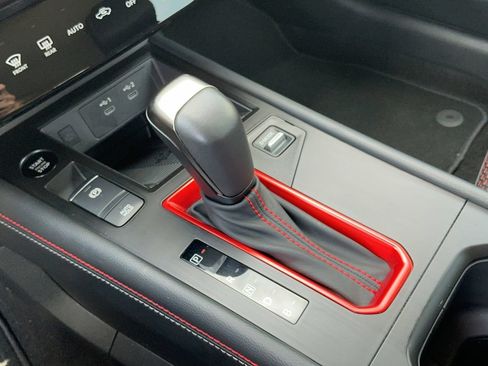 Certified 2025 Nissan Kicks SR FWD image 29