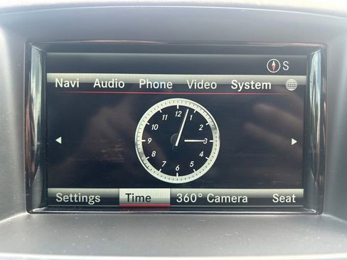 Used 2014 Mercedes-Benz GL 550 4MATIC image 32