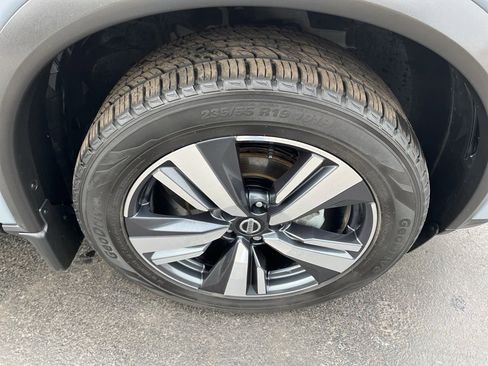 Used 2021 Nissan Rogue SL w/ Premium Package image 35