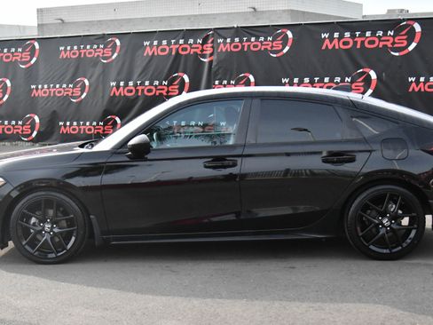 Used 2023 Honda Civic Sport image 4