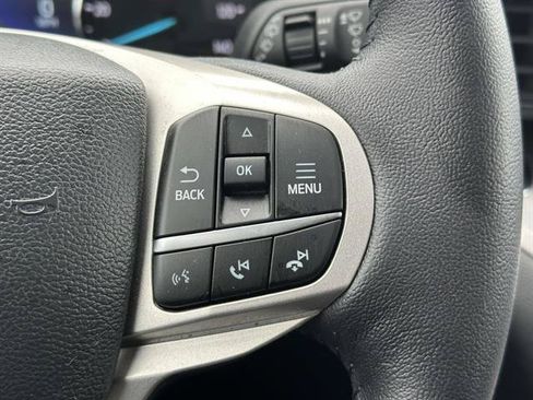 Used 2023 Ford Explorer XLT AWD/4WD image 38