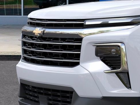 New 2026 Chevrolet Traverse LT w/ Sun and Wheel Package AWD/4WD image 13