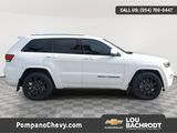 Used 2021 Jeep Grand Cherokee Laredo X image 2