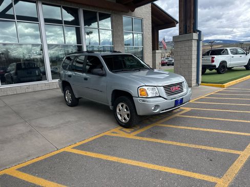 Used 2008 GMC Envoy SLE image 3