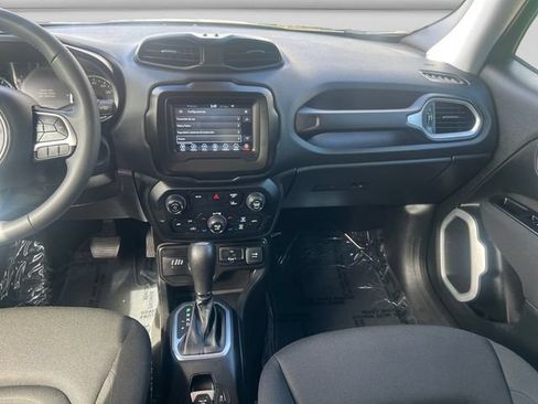 Used 2021 Jeep Renegade Latitude AWD/4WD image 15
