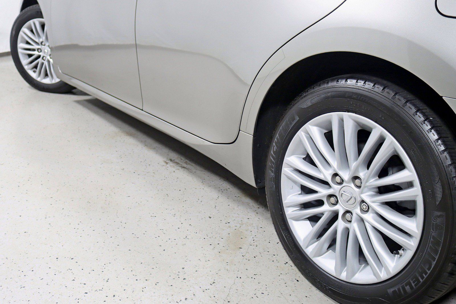 Used 2017 Lexus ES 350 w/ Premium Package FWD image 12