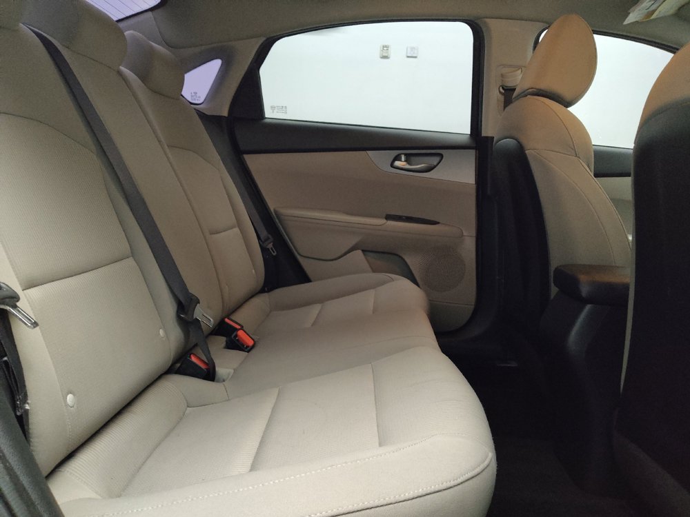 Used 2020 Kia Forte LXS FWD image 19
