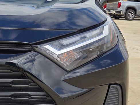 Used 2023 Toyota RAV4 LE FWD image 30