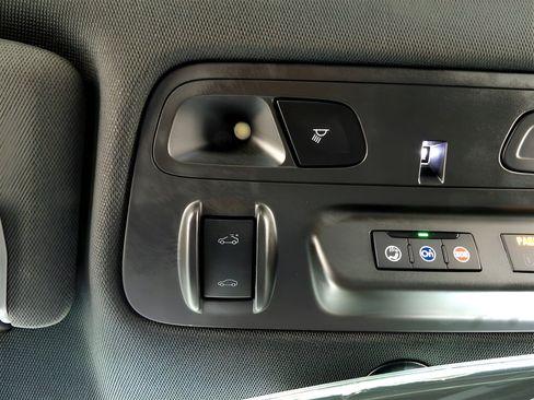 Used 2020 Chevrolet Camaro LT w/ RS Package image 13