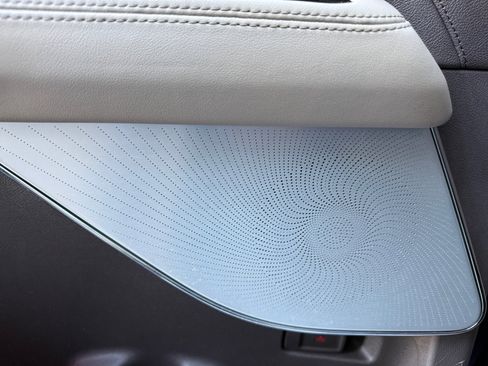 Used 2020 Lincoln Aviator Reserve w/ Equipment Group 202A image 27