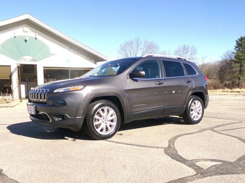 Used 2016 Jeep Cherokee Limited AWD/4WD image 16