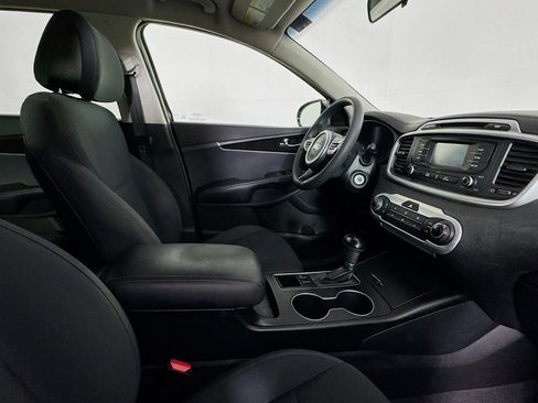 Used 2016 Kia Sorento LX image 26