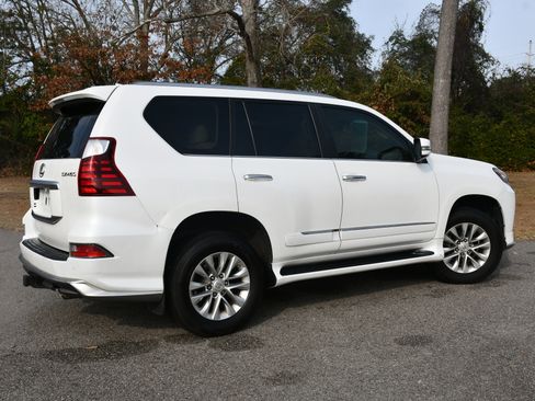 Used 2019 Lexus GX 460 image 6