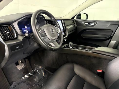 Used 2025 Volvo XC60 B5 Core AWD/4WD image 22