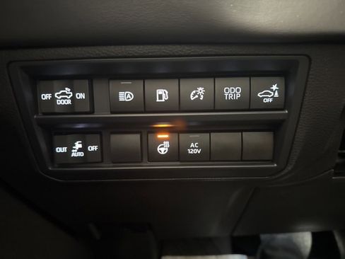Used 2025 Toyota Tundra Platinum image 21