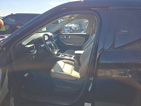 Used 2023 Ford Explorer XLT w/ Equipment Group 202A image 2