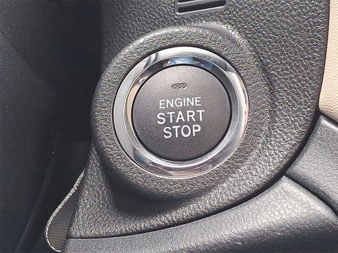 Certified 2025 Subaru Outback Limited image 22