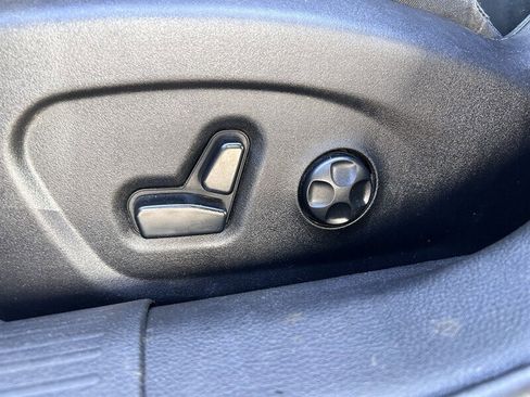 Used 2015 Chrysler 200 Limited w/ Convenience Group image 15