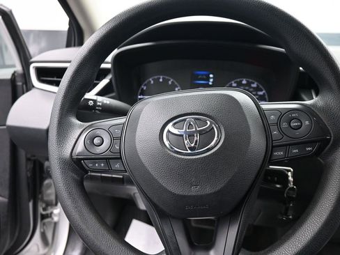 Used 2023 Toyota Corolla LE image 21