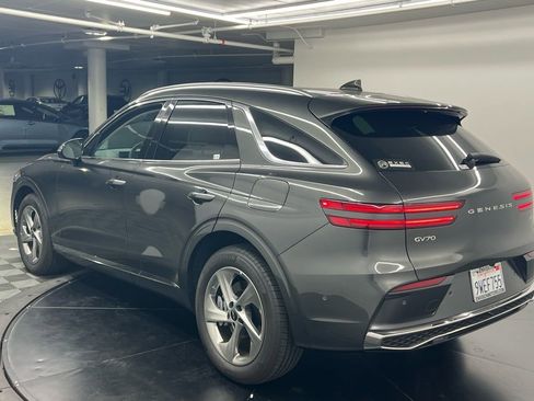 Used 2026 Genesis GV70 2.5T Advanced image 3