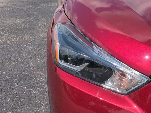 Certified 2019 Nissan Kicks SR w/ SR Premium Package FWD image 10