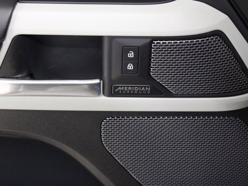 Used 2022 Land Rover Defender 110 X-Dynamic HSE image 19