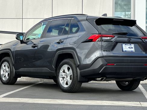 Used 2021 Toyota RAV4 XLE w/ Carpet Mat Package (TMS) image 5