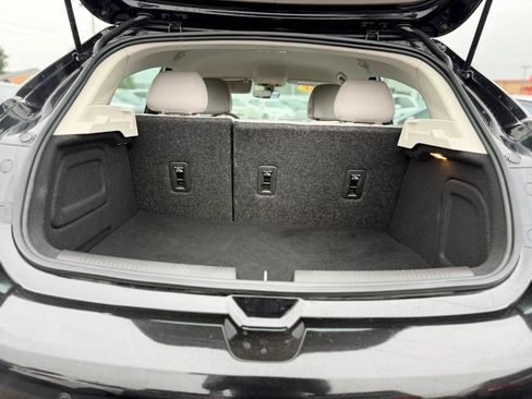 Used 2018 Chevrolet Cruze LT w/ Convenience Package FWD image 8