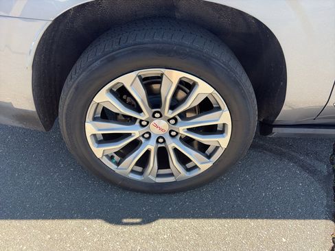 Used 2021 GMC Yukon XL Denali w/ Denali Ultimate Package image 9