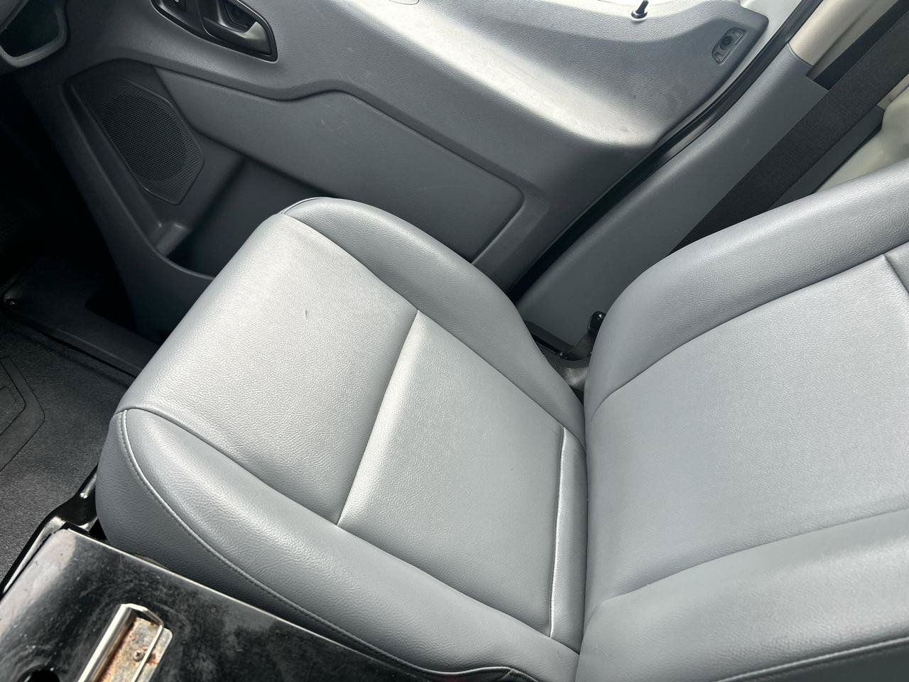 Used 2018 Ford Transit 150 130 Low Roof RWD image 25