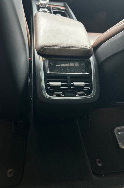 Used 2024 Volvo XC60 B5 Ultimate w/ Climate Package AWD/4WD image 6