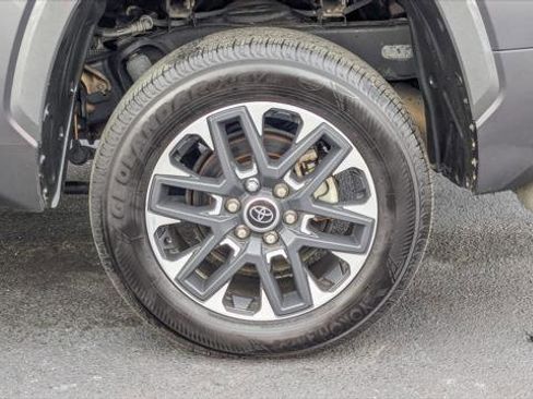 Used 2023 Toyota Tundra Limited image 29