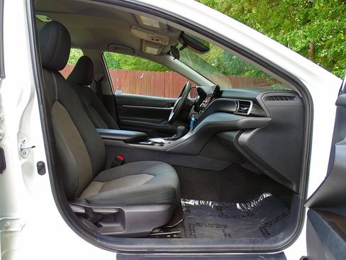 Used 2021 Toyota Camry LE FWD image 35