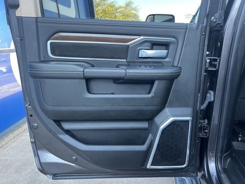 Used 2022 RAM 2500 Laramie w/ Chrome Appearance Group image 16